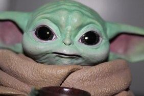 Demand for Lifelike $350 Baby Yoda Replica Crashes Seller's Website