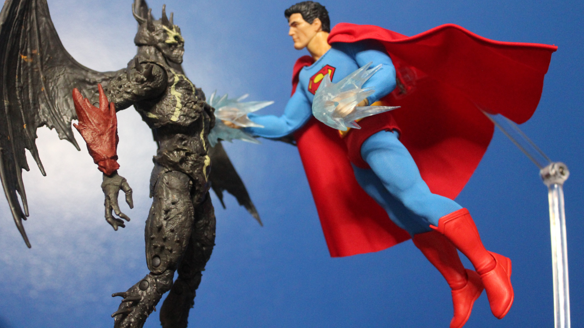 Mezco One:12 Collective Superman, The Man of Steel Action Figure Review