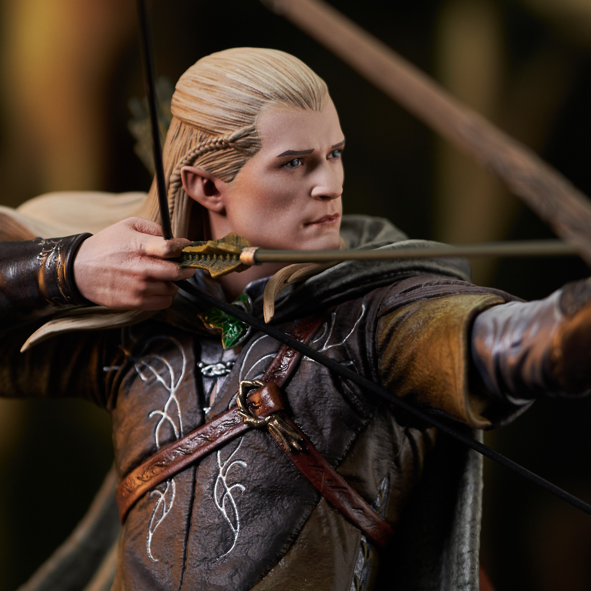 First Look: Diamond Select Lord of the Rings Legolas Diorama