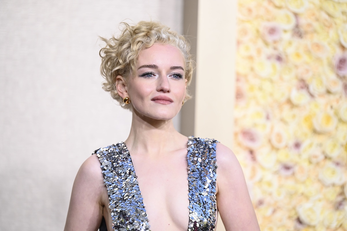 The Fantastic Four: Julia Garner Cast as Silver Surfer - Comic Book Movies  and Superhero Movie News - SuperHeroHype