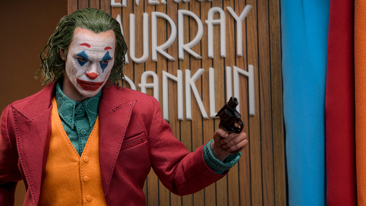 Hot Toys Joaquin Phoenix Joker Figure Comes Packing