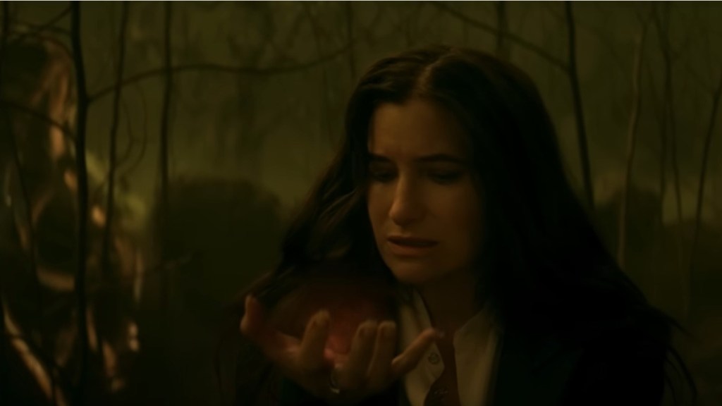 Why Agatha All Along's Kathryn Hahn Gets Naked in Marvel Series