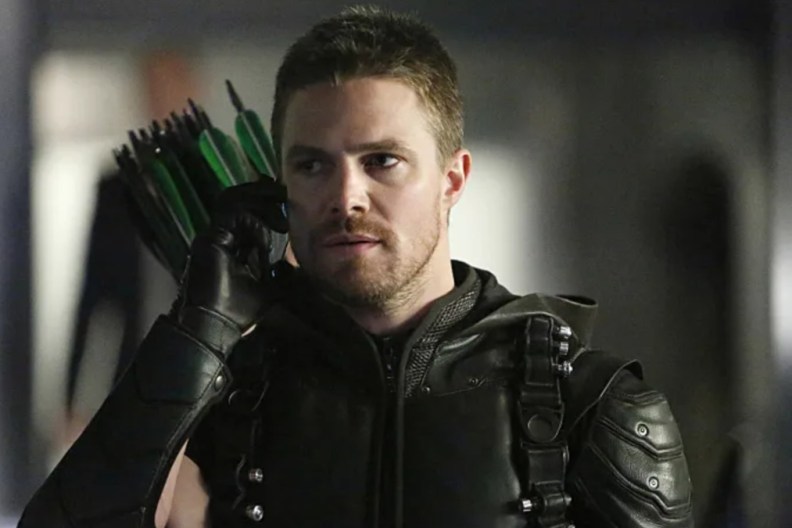 Stephen Amell Talks Green Arrow’s Canceled Movie Plans