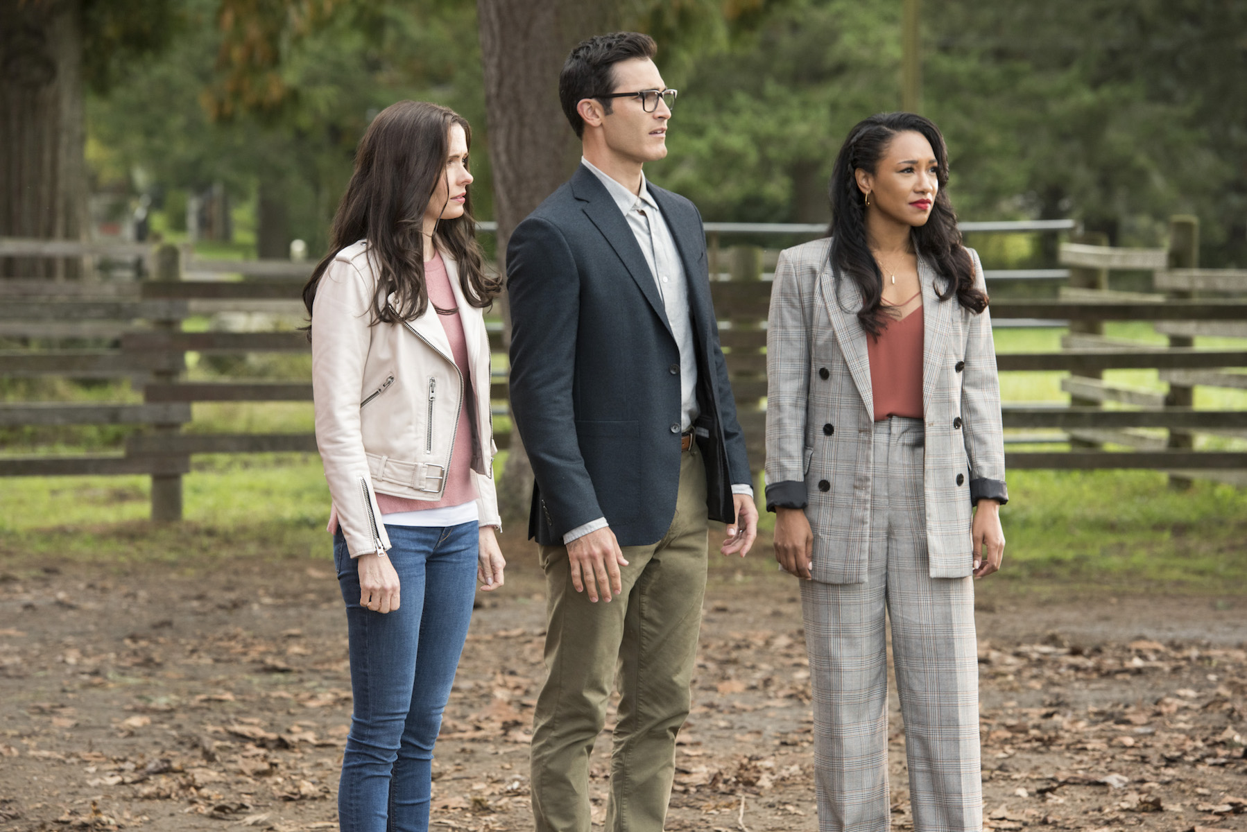 Elizabeth Tulloch as Lois Lane, Tyler Hoechlin as Clark Kent, and Candice Patton as Iris West